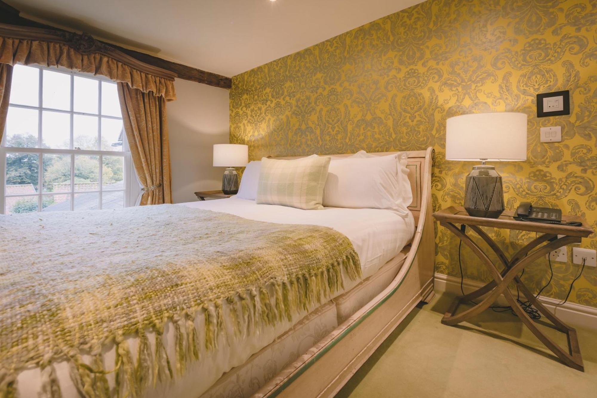 The Crown, Bildeston Hotel Ngoại thất bức ảnh